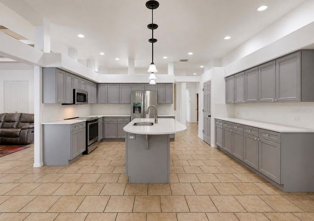 6105 AUDUBON MANOR BOULEVARD, Lithia, FL 33547