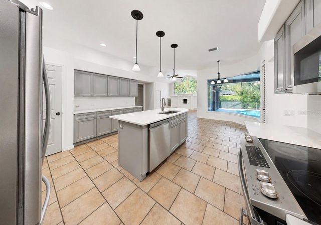 6105 AUDUBON MANOR BOULEVARD, Lithia, FL 33547
