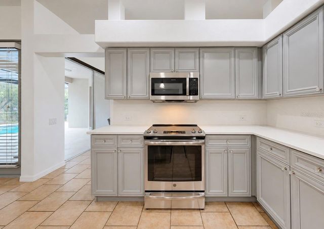 6105 AUDUBON MANOR BOULEVARD, Lithia, FL 33547