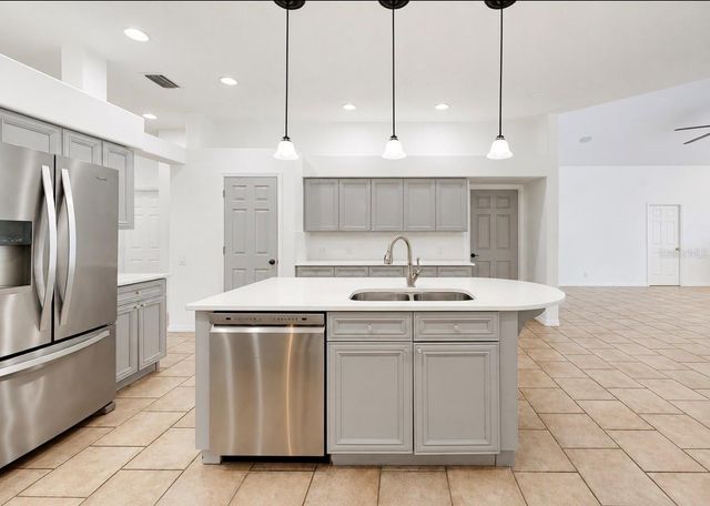 6105 AUDUBON MANOR BOULEVARD, Lithia, FL 33547