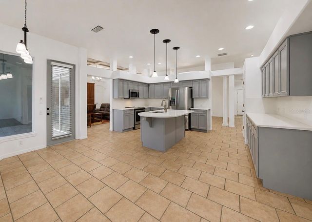 6105 AUDUBON MANOR BOULEVARD, Lithia, FL 33547