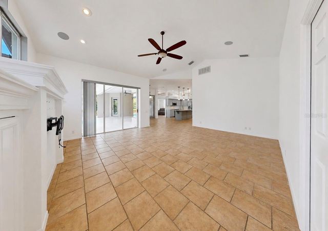 6105 AUDUBON MANOR BOULEVARD, Lithia, FL 33547