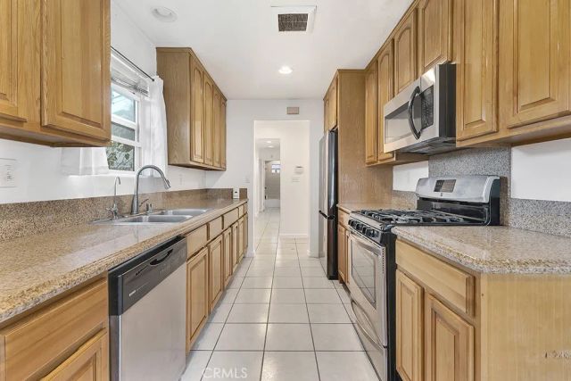 14962 Genoa, Sylmar, CA 91342