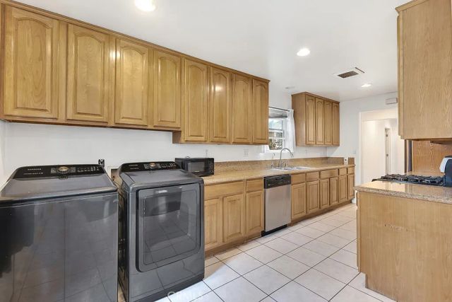 14962 Genoa, Sylmar, CA 91342