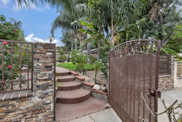 14962 Genoa, Sylmar, CA 91342