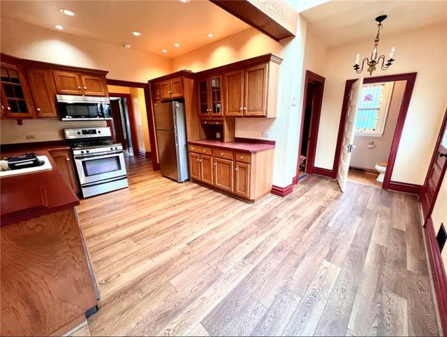 22 Emerson Ave, Crafton, PA 15205