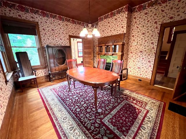 22 Emerson Ave, Crafton, PA 15205