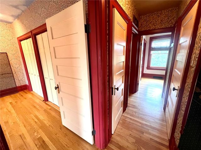 22 Emerson Ave, Crafton, PA 15205