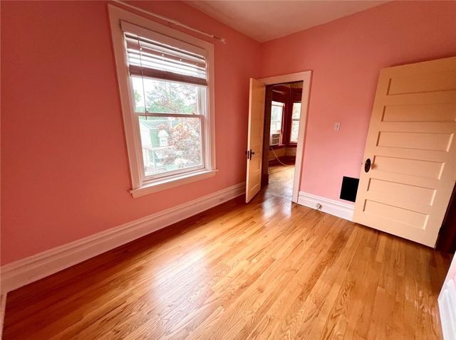 22 Emerson Ave, Crafton, PA 15205