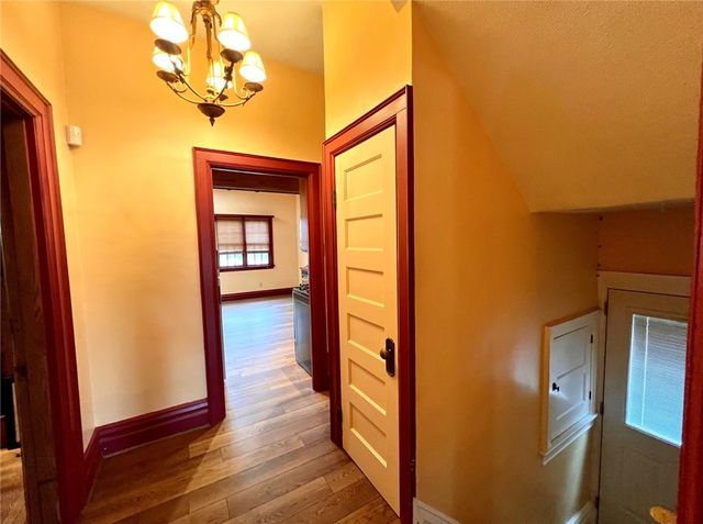 22 Emerson Ave, Crafton, PA 15205