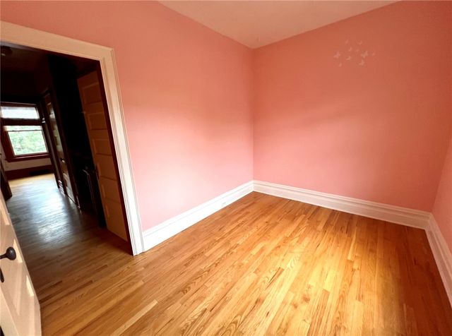 22 Emerson Ave, Crafton, PA 15205