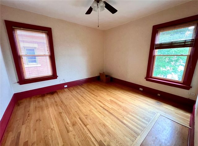 22 Emerson Ave, Crafton, PA 15205