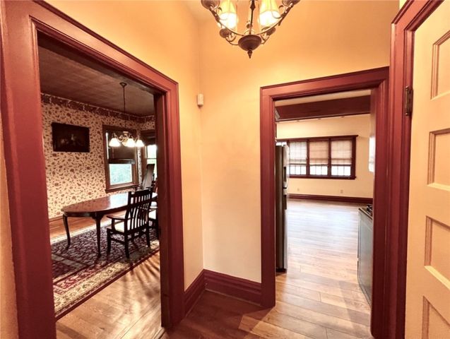 22 Emerson Ave, Crafton, PA 15205