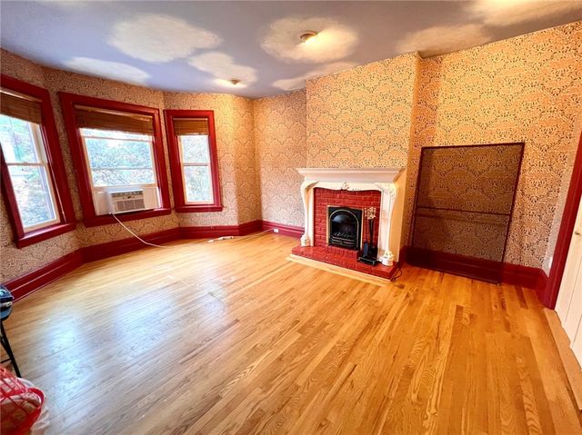 22 Emerson Ave, Crafton, PA 15205