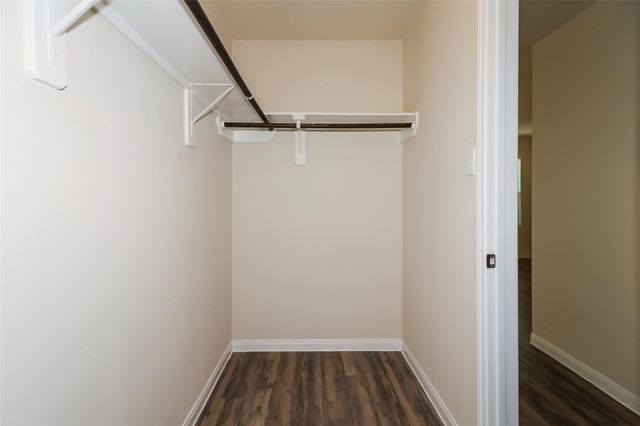 5823 Dawn Misty Lane, Houston, TX 77048