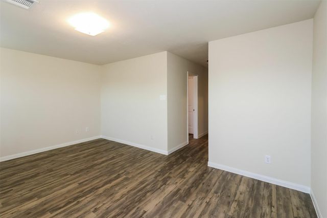 5823 Dawn Misty Lane, Houston, TX 77048