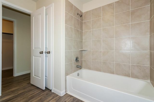 5823 Dawn Misty Lane, Houston, TX 77048
