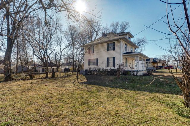 1120 W Hamilton Street, Springfield, MO 65802