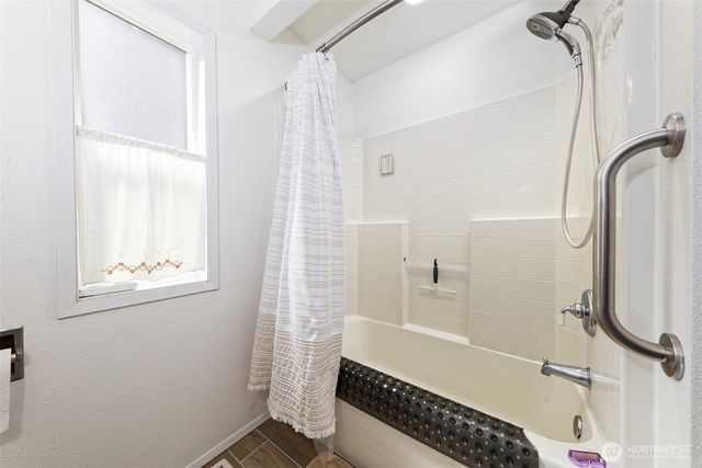 18701 10th Avenue NE, Poulsbo, WA 98370