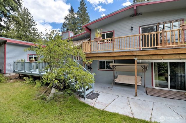 18701 10th Avenue NE, Poulsbo, WA 98370