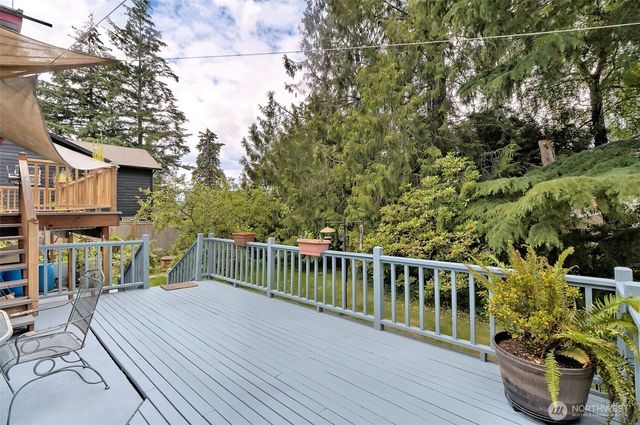 18701 10th Avenue NE, Poulsbo, WA 98370