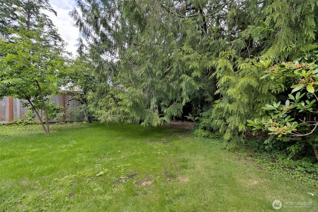 18701 10th Avenue NE, Poulsbo, WA 98370