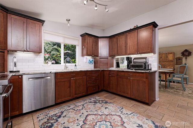 18701 10th Avenue NE, Poulsbo, WA 98370