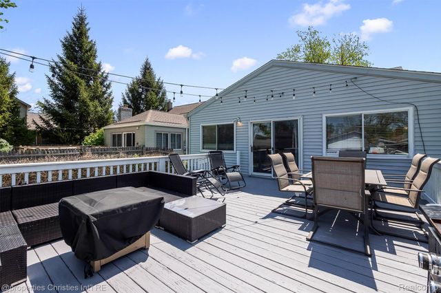 68 Highland Avenue, Clawson, MI 48017
