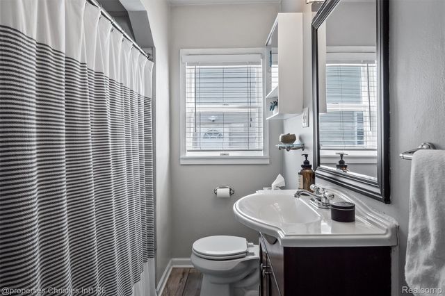 68 Highland Avenue, Clawson, MI 48017