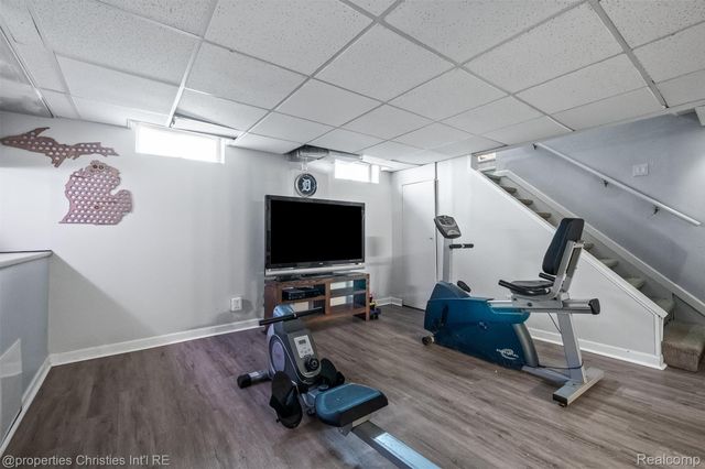 68 Highland Avenue, Clawson, MI 48017