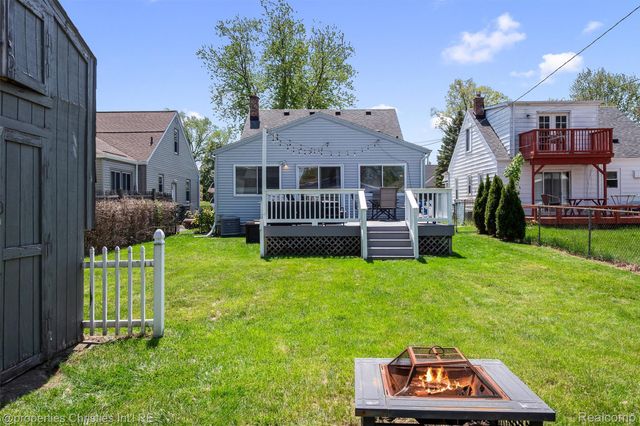 68 Highland Avenue, Clawson, MI 48017