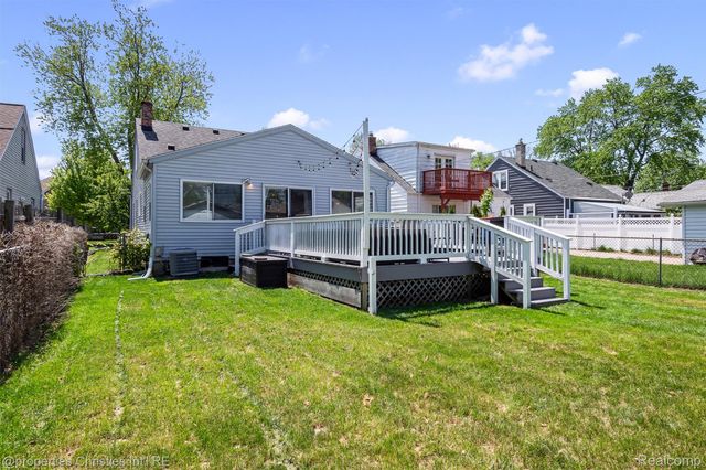 68 Highland Avenue, Clawson, MI 48017