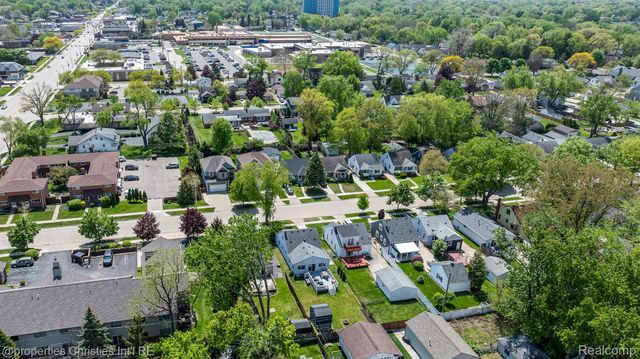 68 Highland Avenue, Clawson, MI 48017