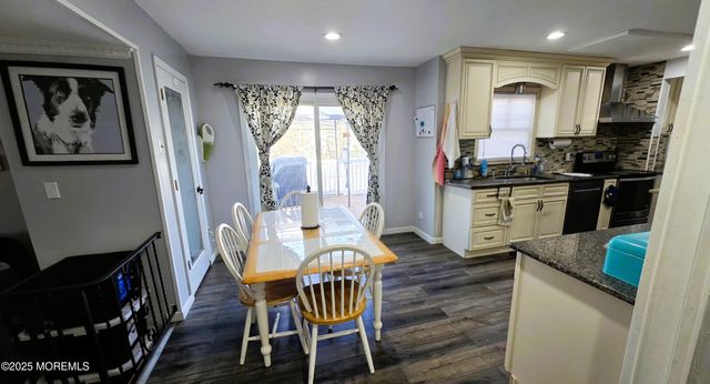 7 Stradford Road, Parlin, NJ 08859