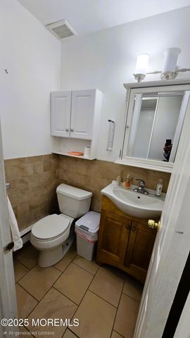 7 Stradford Road, Parlin, NJ 08859