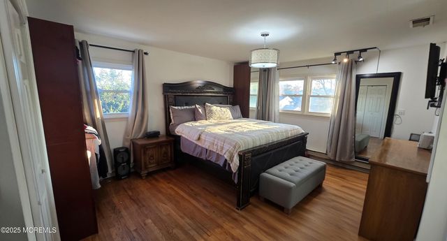 7 Stradford Road, Parlin, NJ 08859