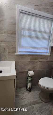 7 Stradford Road, Parlin, NJ 08859