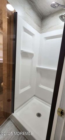 7 Stradford Road, Parlin, NJ 08859