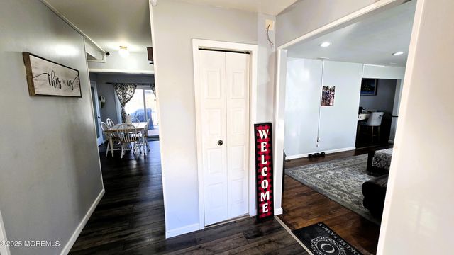 7 Stradford Road, Parlin, NJ 08859