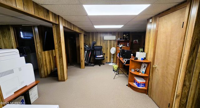 7 Stradford Road, Parlin, NJ 08859