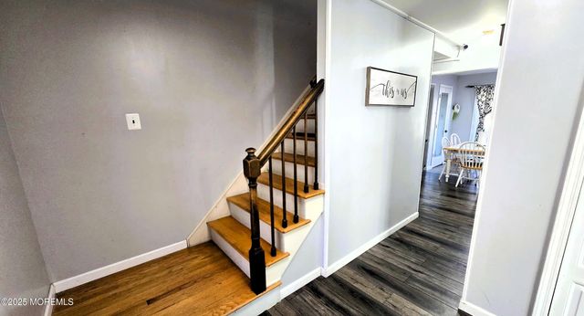 7 Stradford Road, Parlin, NJ 08859