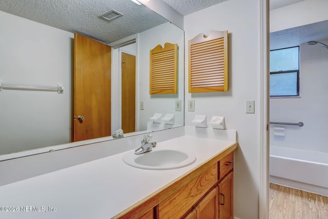 702 MEADOWBROOK Drive 11, Orange Park, FL 32073