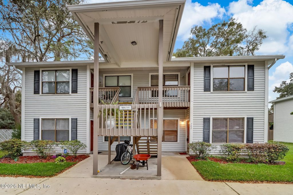 702 MEADOWBROOK Drive 11, Orange Park, FL 32073