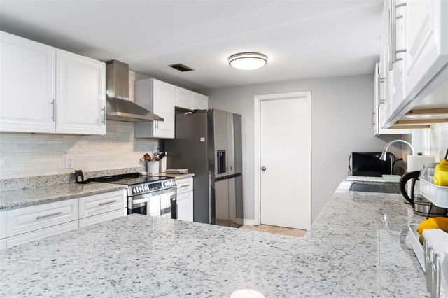 2802 LYRA LANE, Plant City, FL 33565