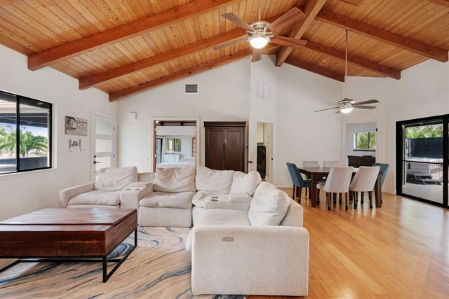 301 Ohina Pl, Kihei, HI 96753