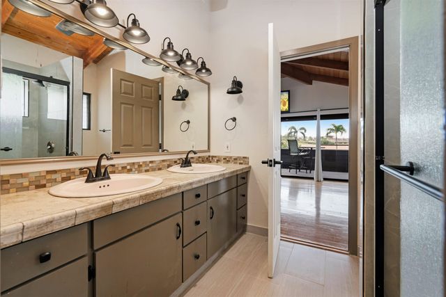 301 Ohina Pl, Kihei, HI 96753