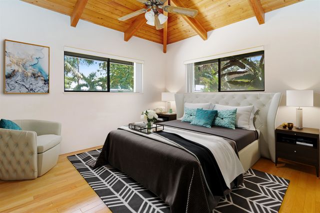 301 Ohina Pl, Kihei, HI 96753