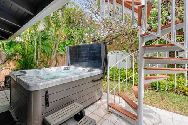 301 Ohina Pl, Kihei, HI 96753