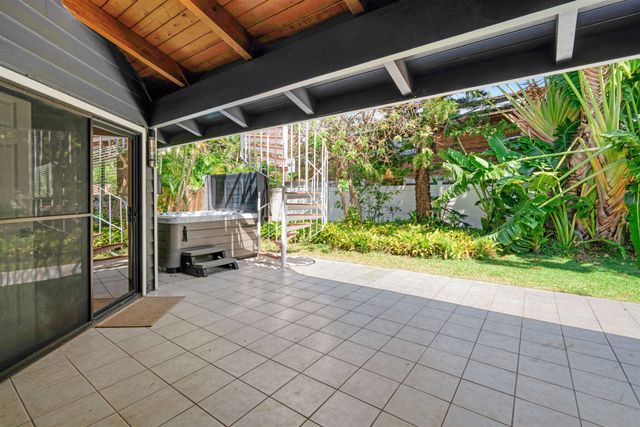 301 Ohina Pl, Kihei, HI 96753