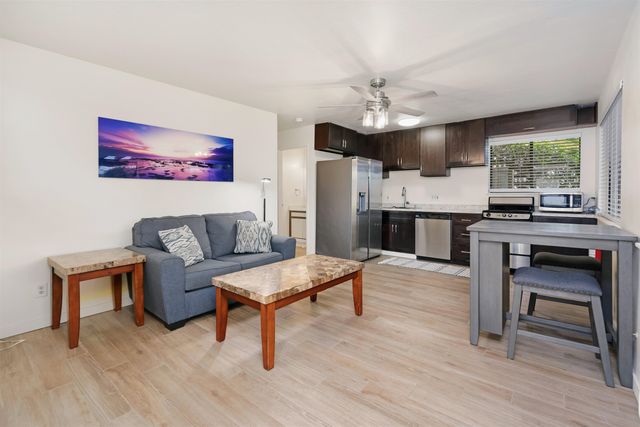 301 Ohina Pl, Kihei, HI 96753